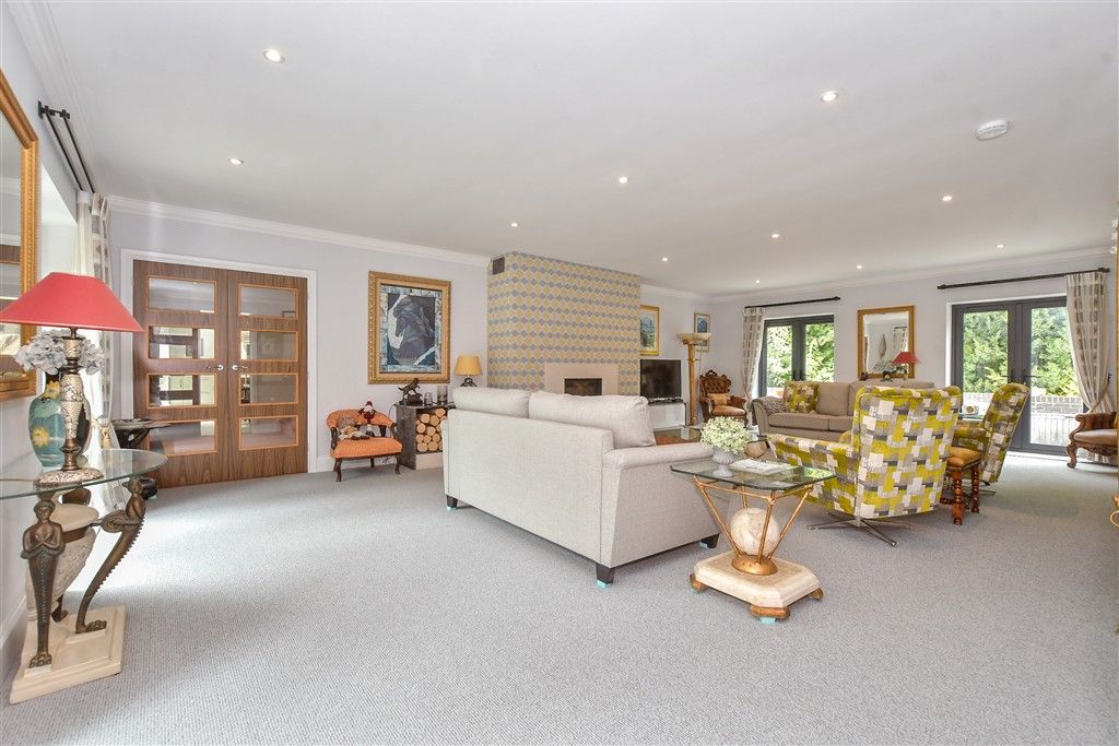 Property photo 3 of 4 Sitting Room