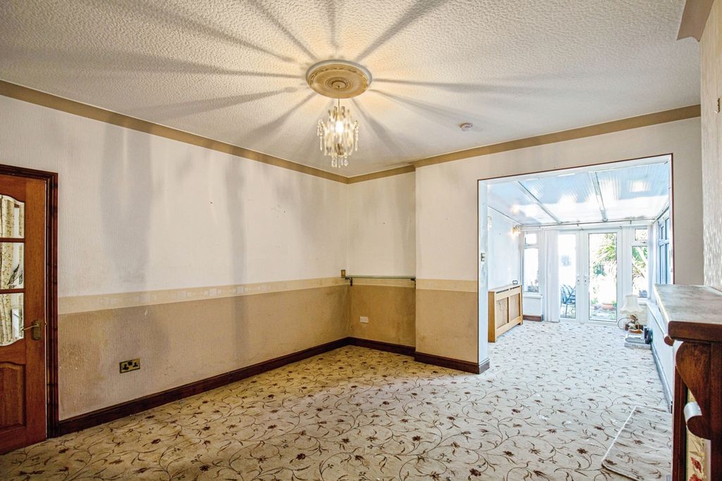 Property photo 3 of 11 Pbox-Img.Jpg