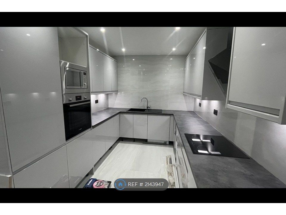 Property photo 1 of 3