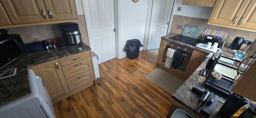 Property photo 3 of 22