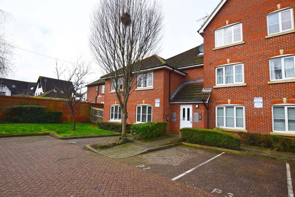 Property photo 2 of 11