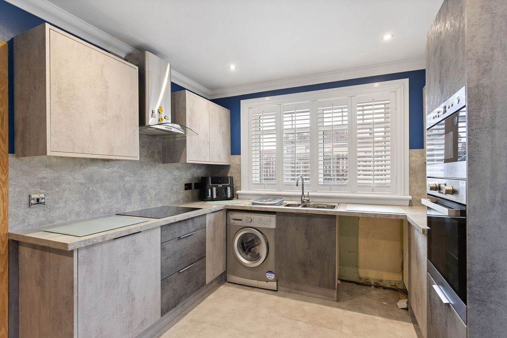 Property photo 2 of 26 Kitchen/Diner