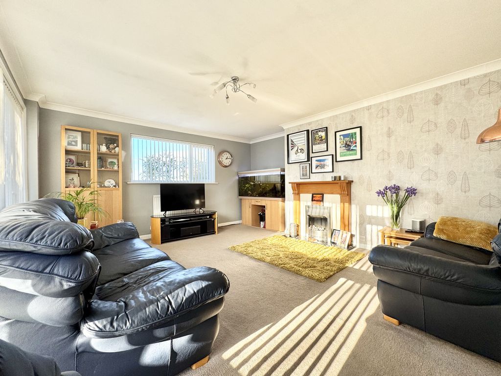 Property photo 2 of 26