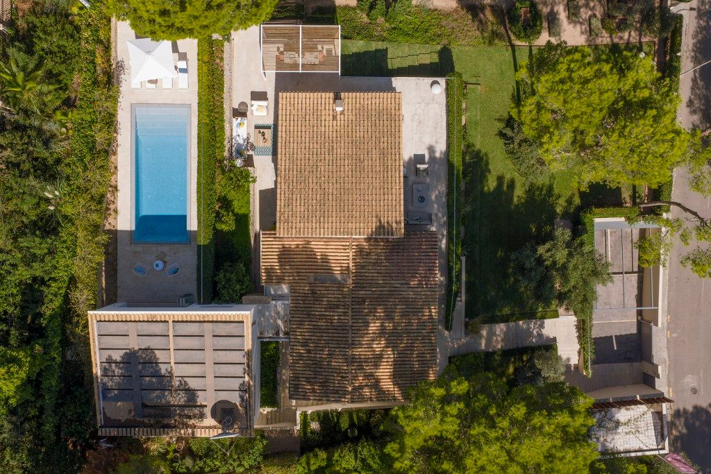 Property photo 3 of 20 CV57