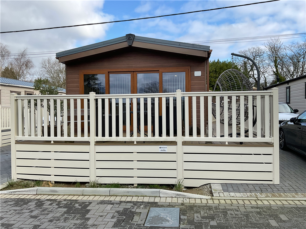 Property photo 1 of 10 Front