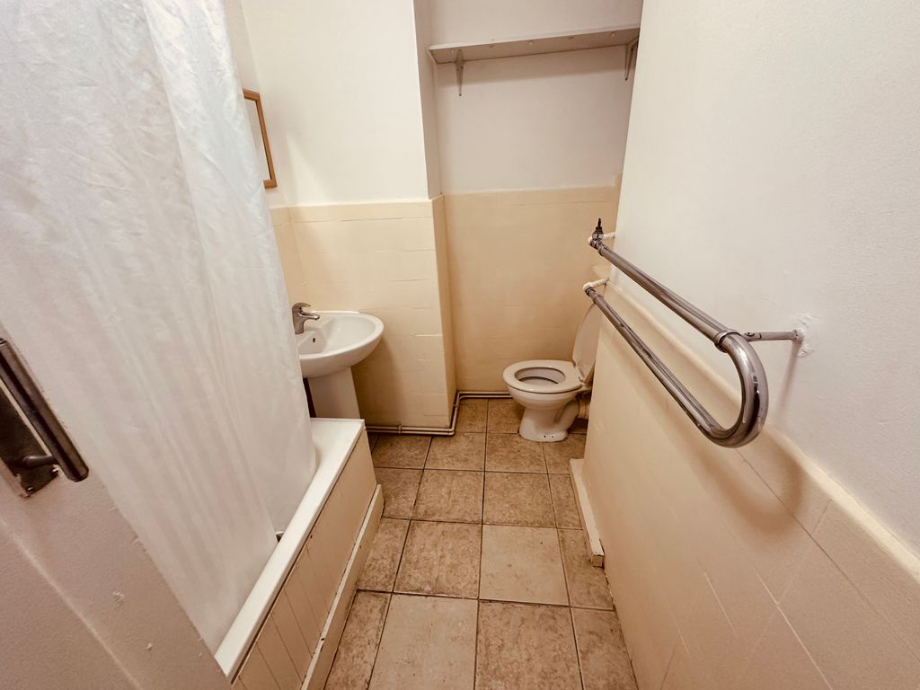 Property photo 3 of 9