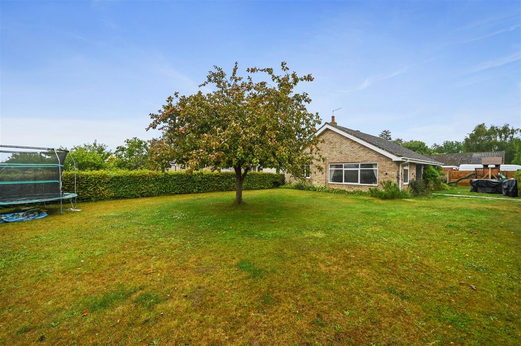 Property photo 1 of 14 Garden