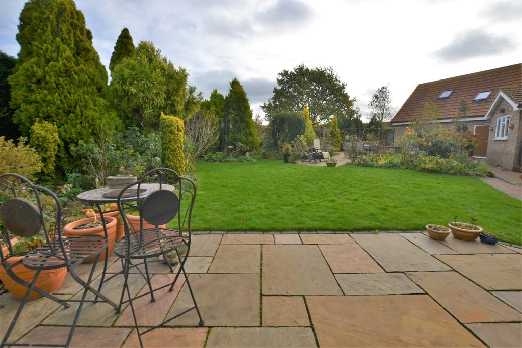 Property photo 2 of 27 1928056