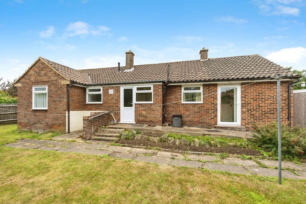 Property photo 2 of 20