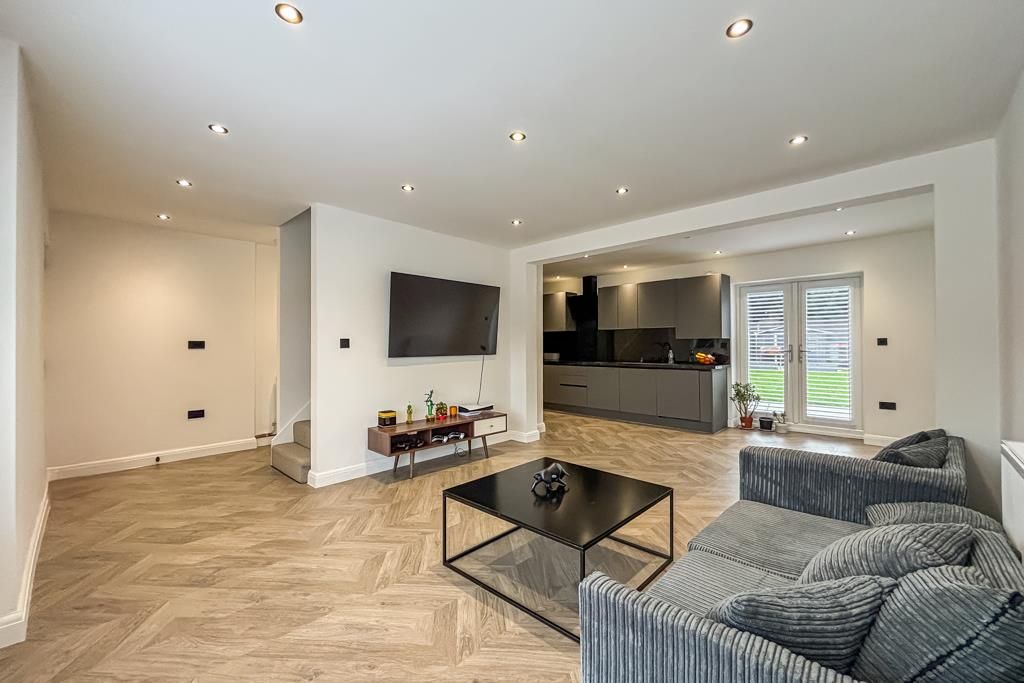 Property photo 2 of 12 Kitchen/Licing Room