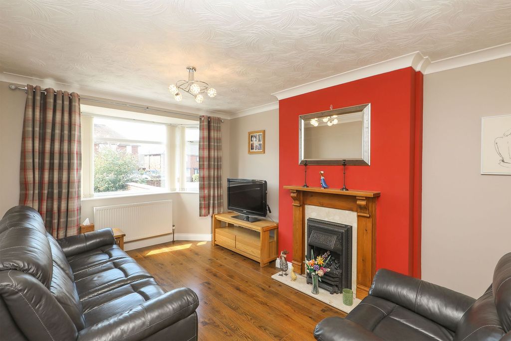Property photo 3 of 30