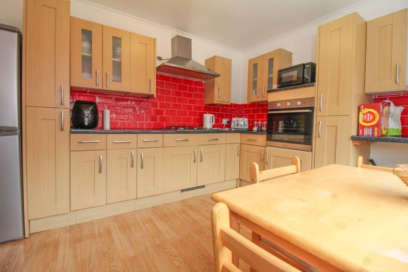 Property photo 2 of 13 Photo 7