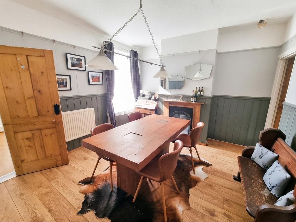 Property photo 3 of 9 Dining Room