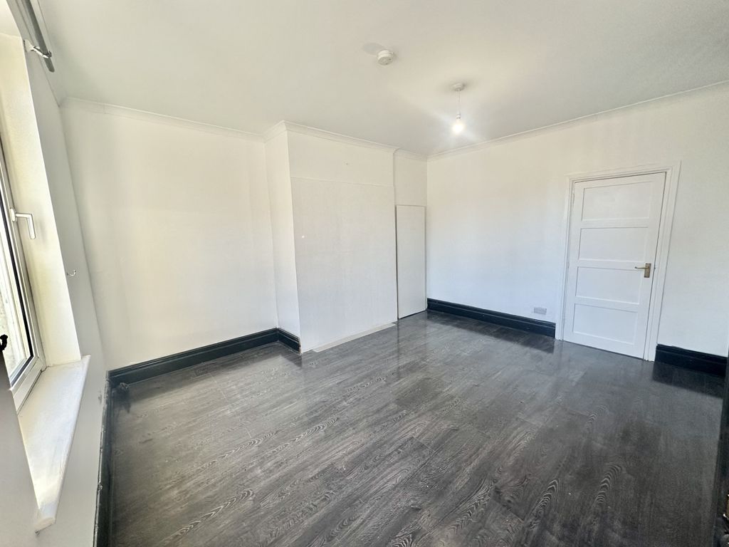 Property photo 2 of 9 Img_4823