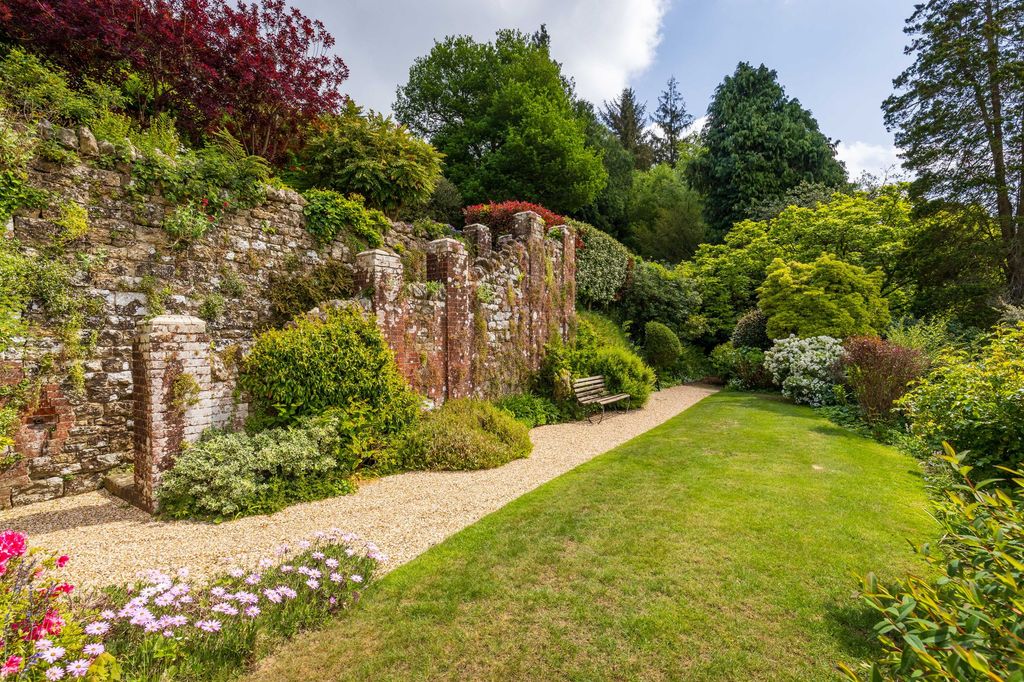 Property photo 3 of 22 Grounds