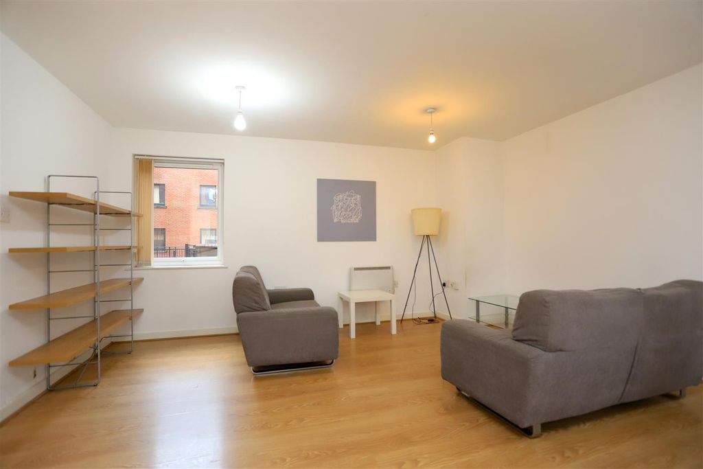 Property photo 2 of 11