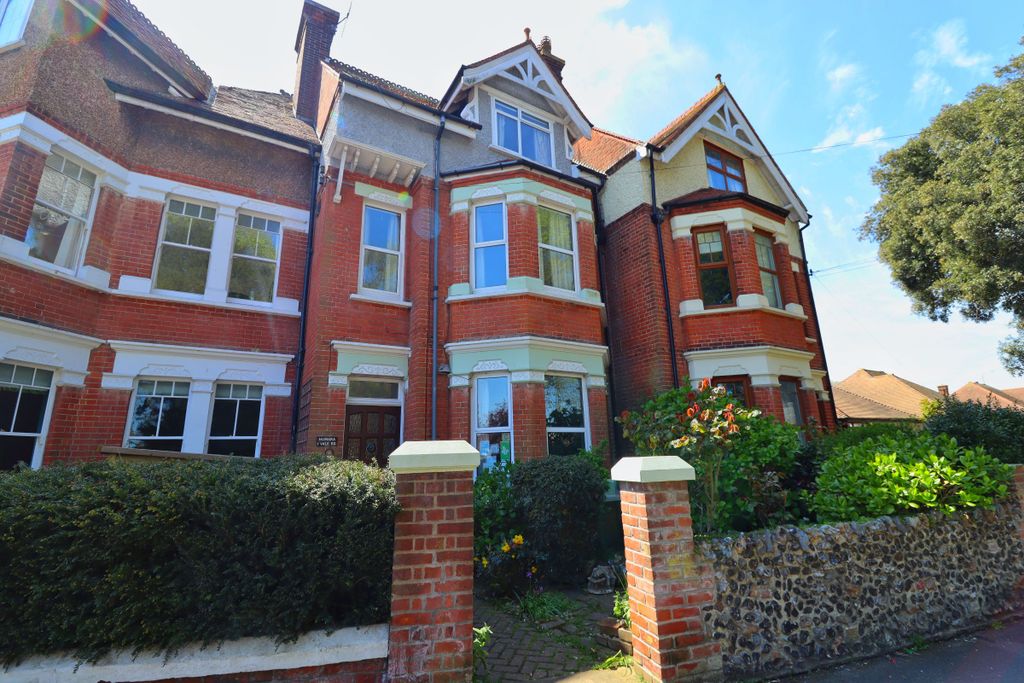 Property photo 2 of 24
