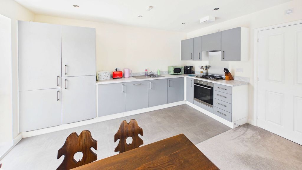 Property photo 2 of 16 0102E88574c64Db69A18d2427Fdd7956_100_Cam02351G0-Pr