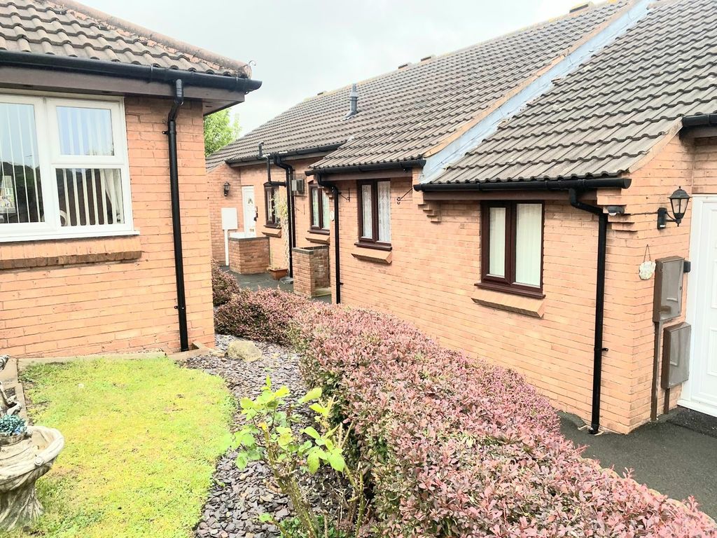 Property photo 1 of 14 Approach
