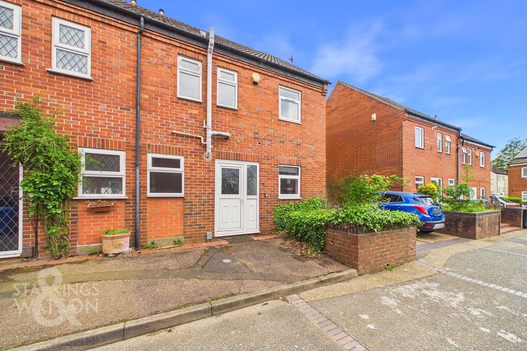 Property photo 1 of 30