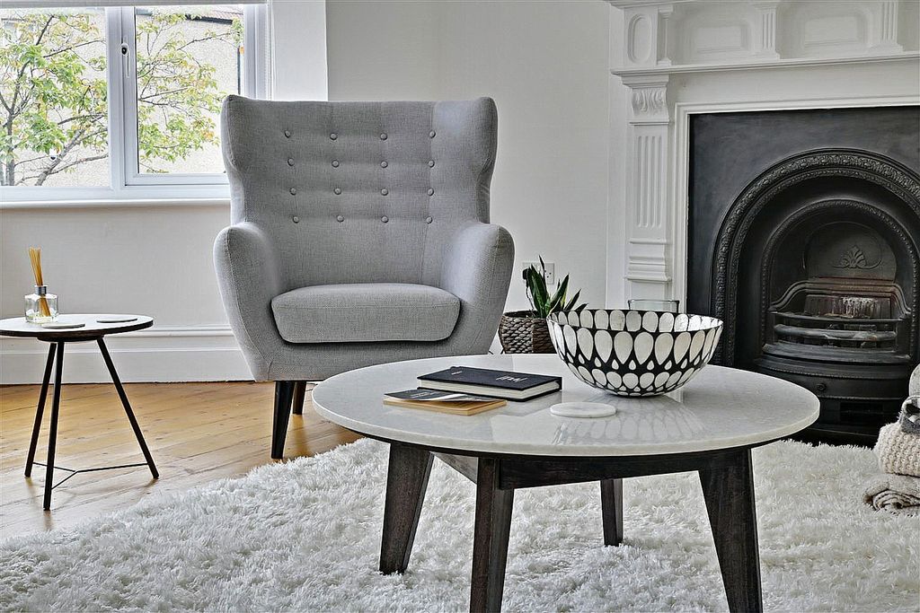 Property photo 3 of 17 Lounge