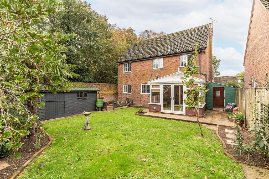 Property photo 2 of 23