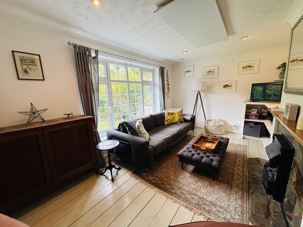 Property photo 3 of 12