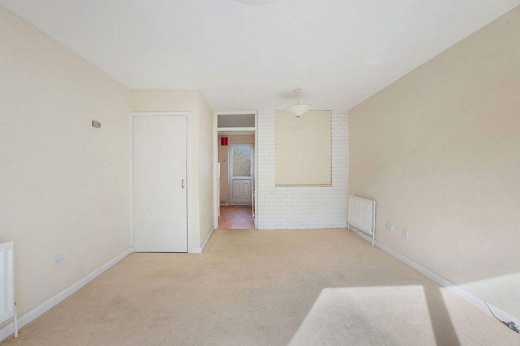 Property photo 3 of 31