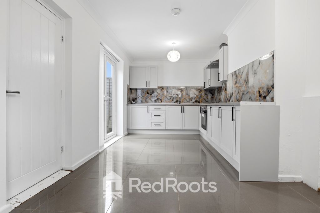 Property photo 2 of 23 5331632