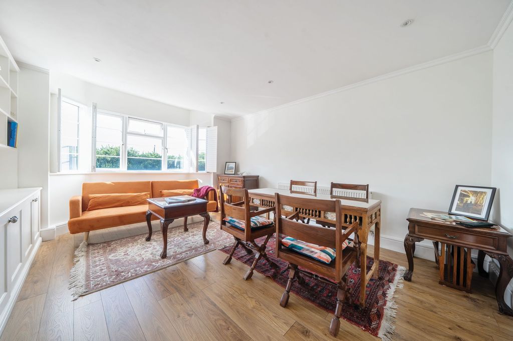 Property photo 3 of 19