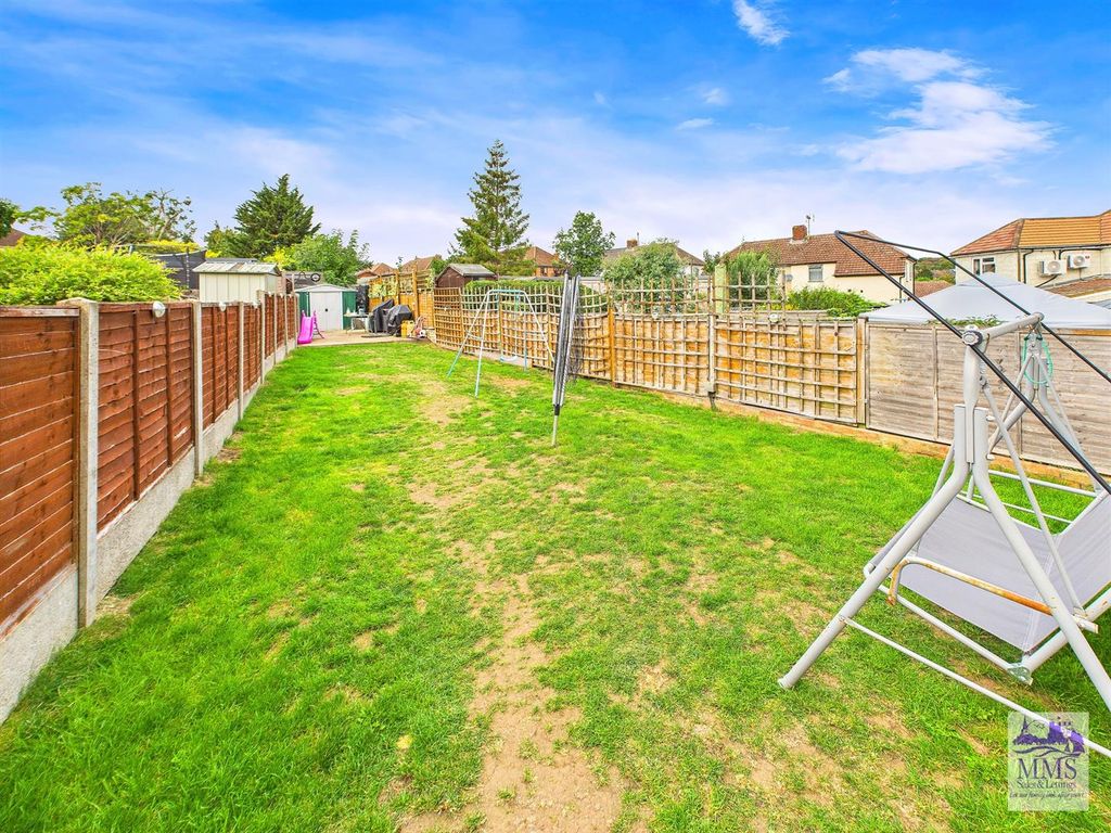 Property photo 2 of 23 Cam04098G0-Pr0086-Still013.Jpg