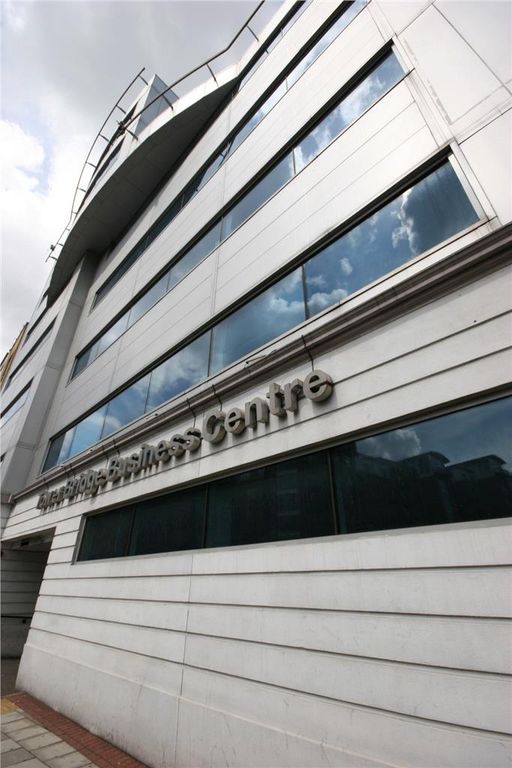 Property photo 1 of 8 Serviced Office To Rent In East Smithfield, East L