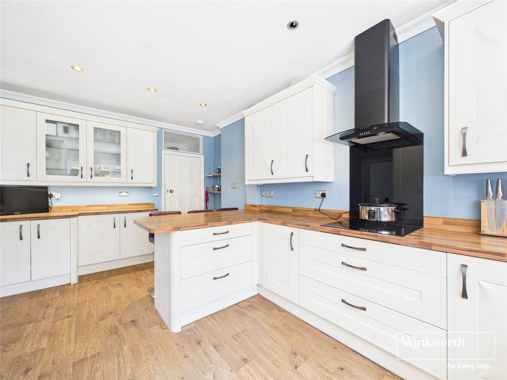 Property photo 2 of 27 Picture No. 08