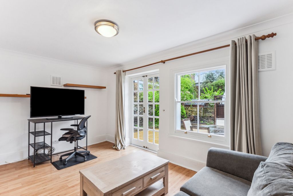 Property photo 3 of 12