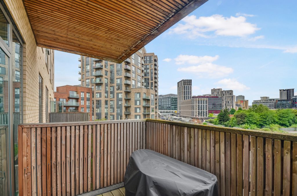 Property photo 1 of 18 Balcony_Pic_3.Jpg