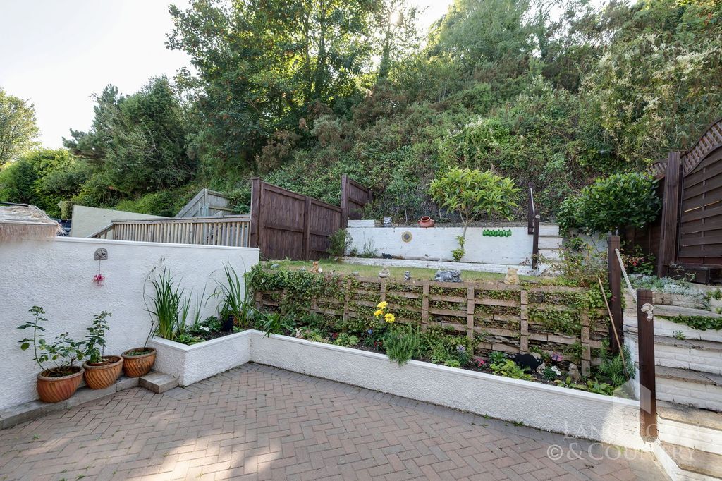 Property photo 3 of 15