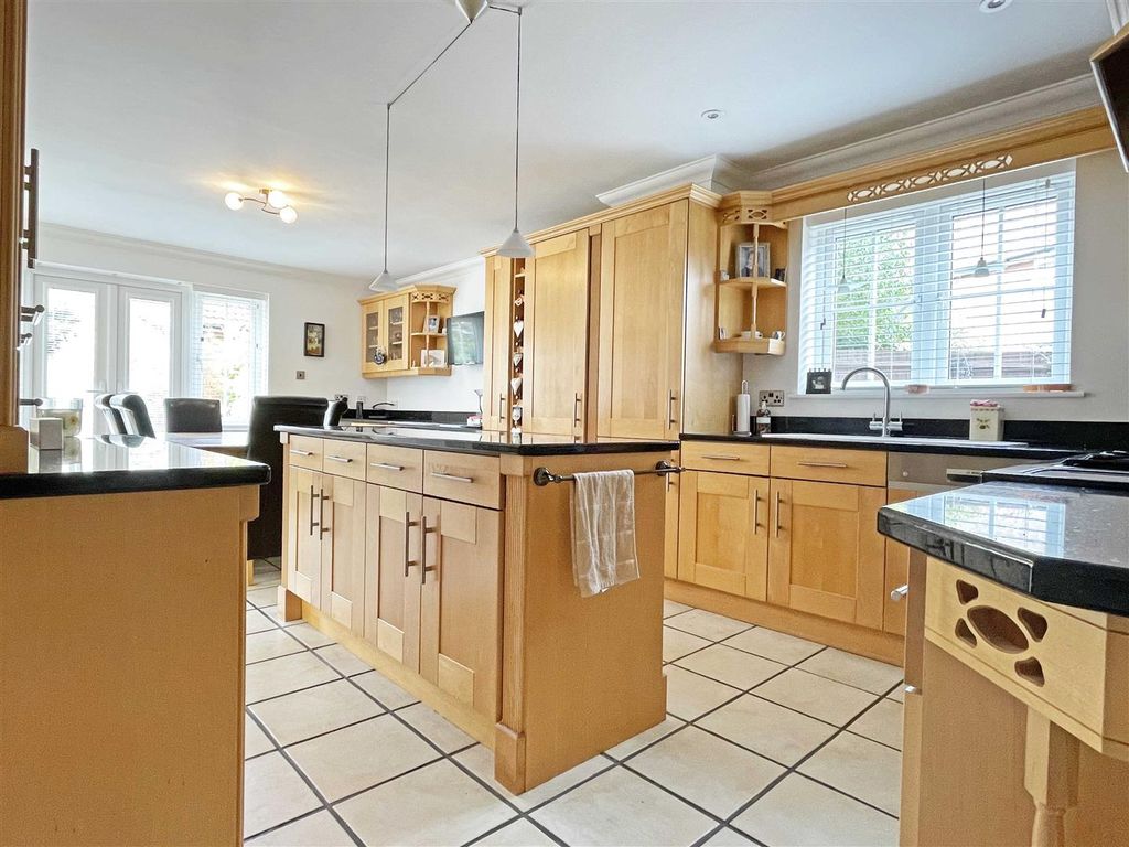 Property photo 2 of 35 K.Jpg
