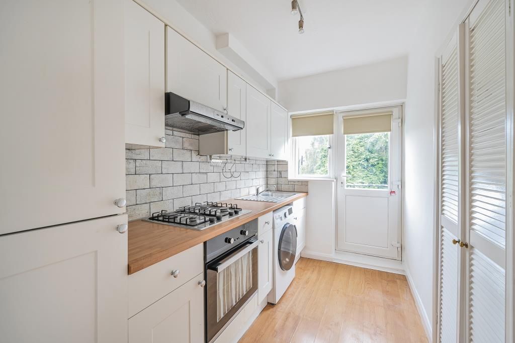 Property photo 2 of 10 Kitchen