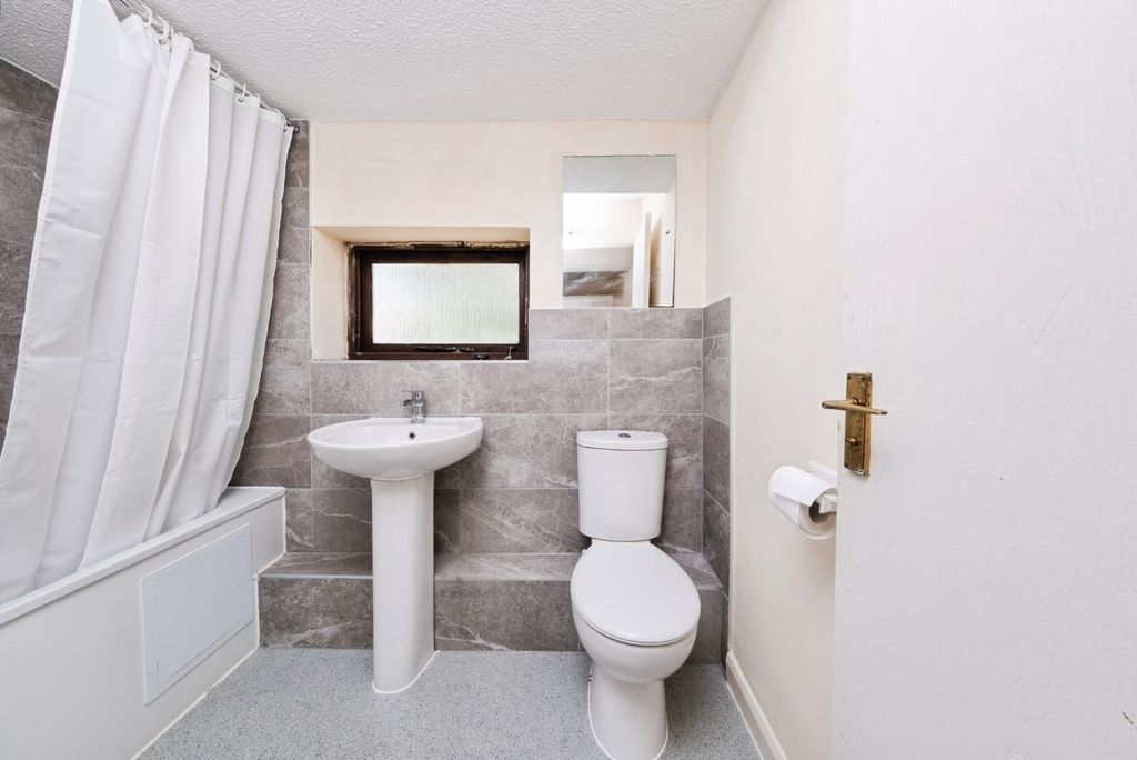 Property photo 2 of 21 Pbox-Img.Jpg