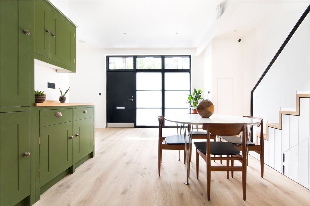 Property photo 3 of 11 Picture No. 06