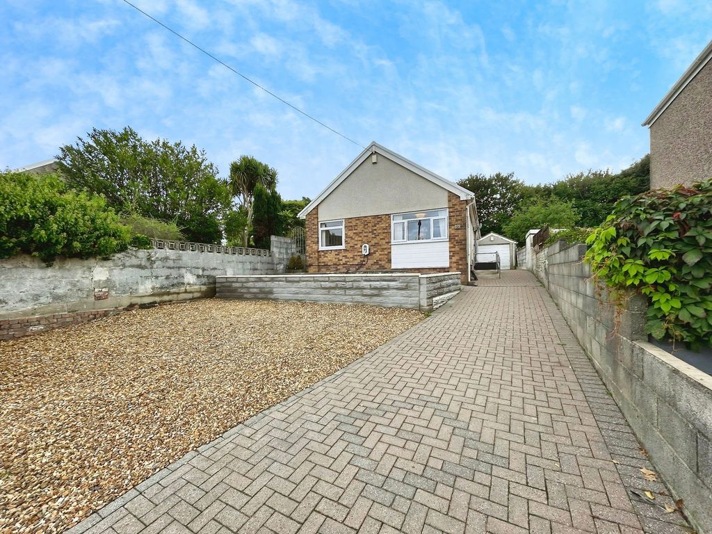 Property photo 1 of 33
