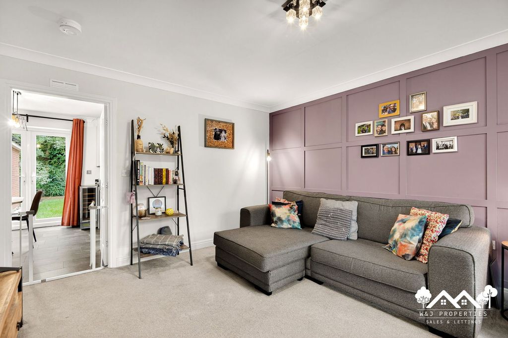 Property photo 3 of 42