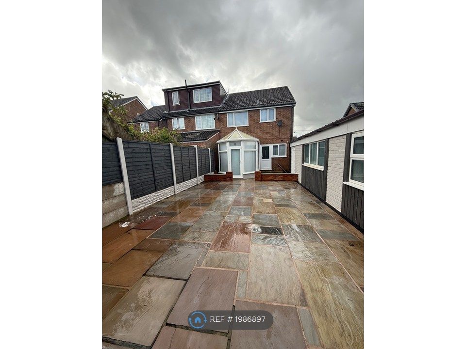 Property photo 3 of 20 Back Garden And Garage