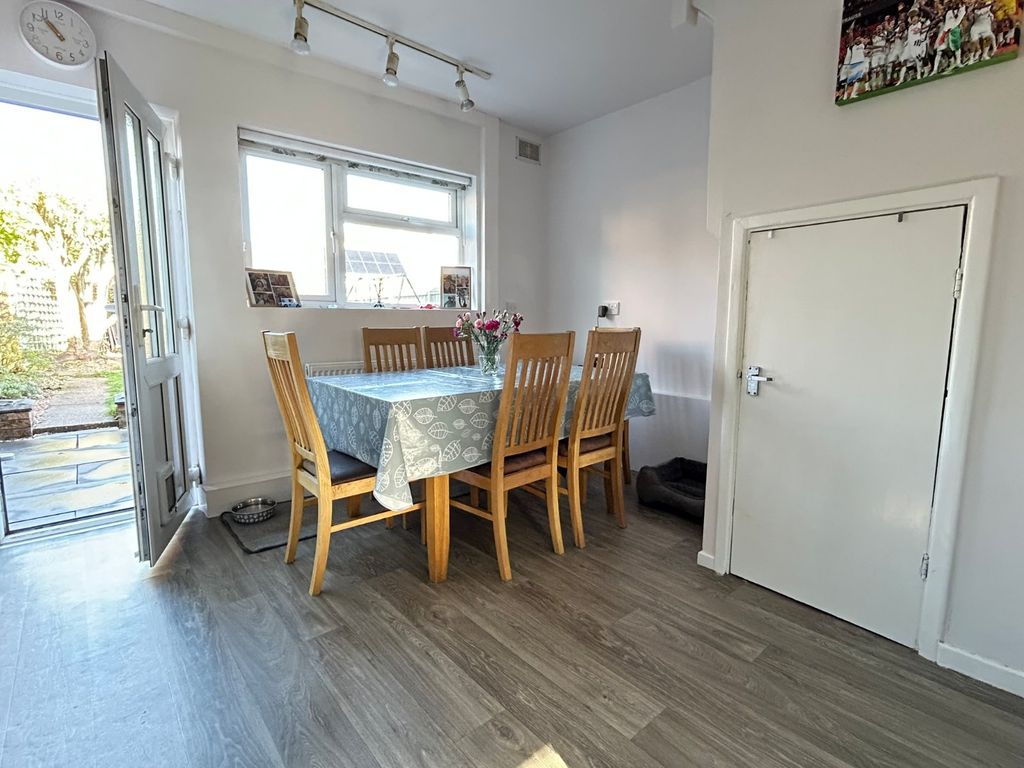 Property photo 3 of 14 Kitchen/Dining Room