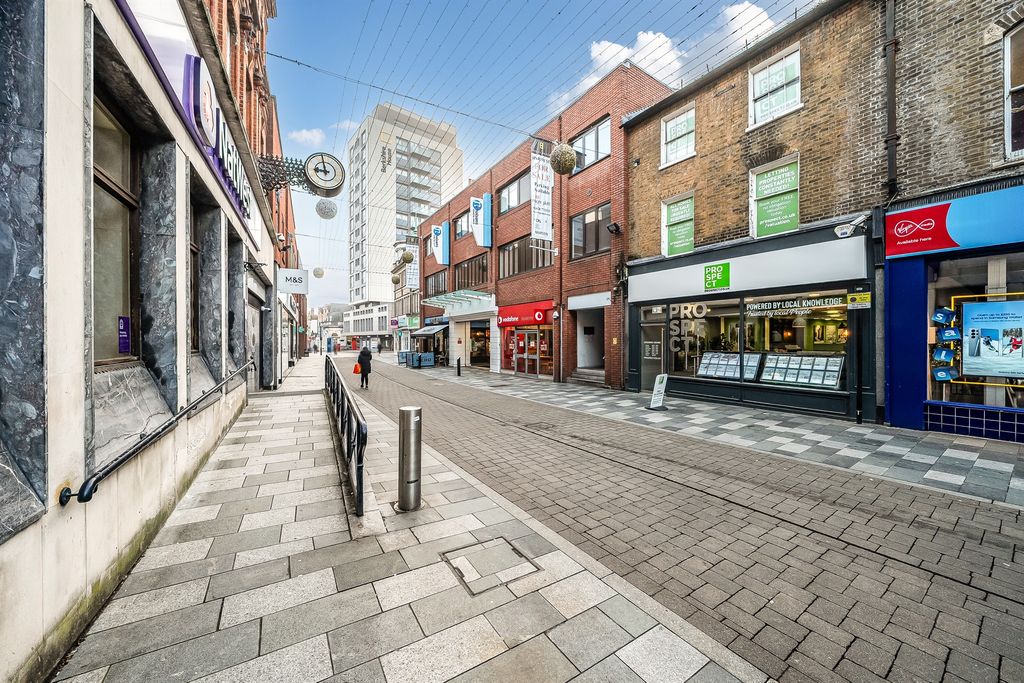 Property photo 3 of 12