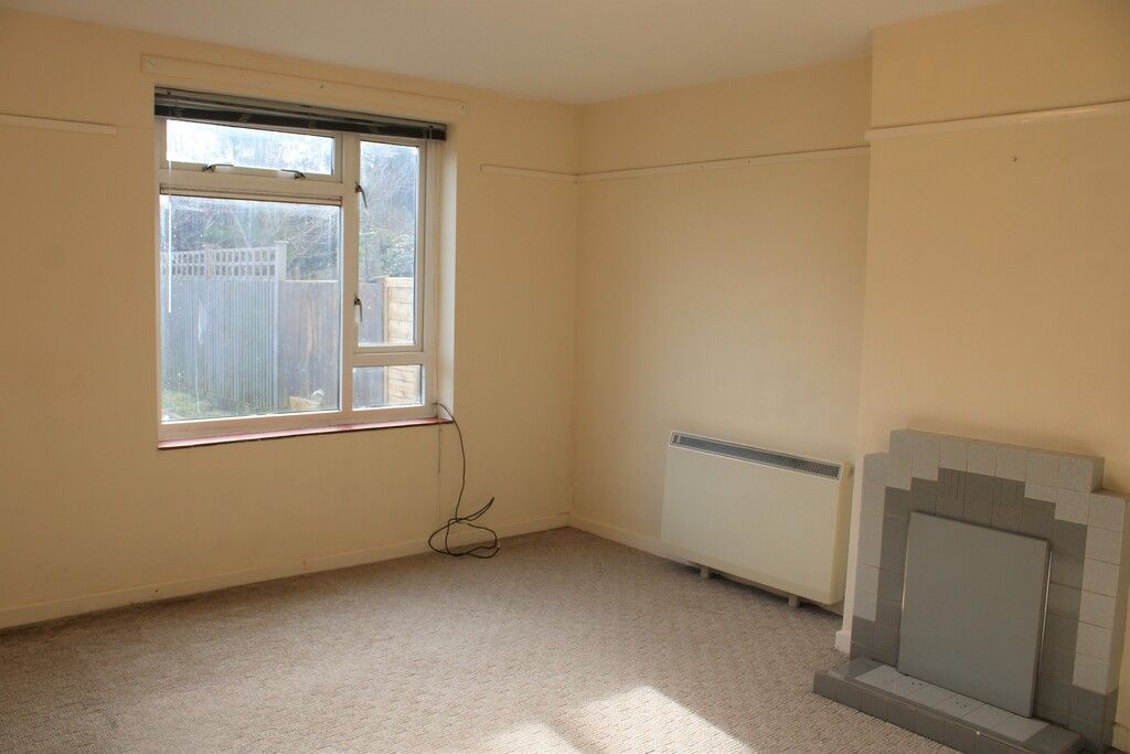 Property photo 2 of 15 Lounge