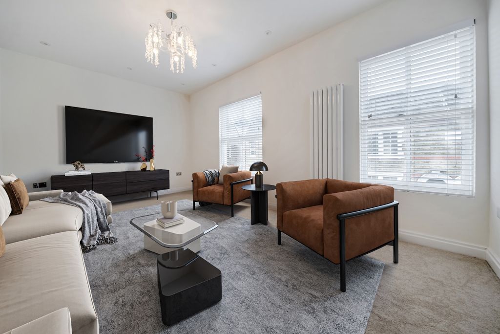 Property photo 1 of 18 Lounge