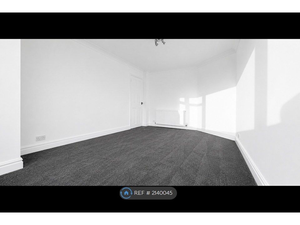 Property photo 2 of 11 Living Room