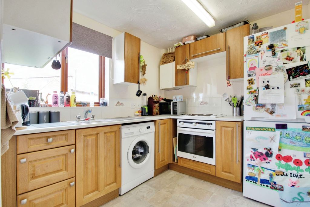 Property photo 2 of 12