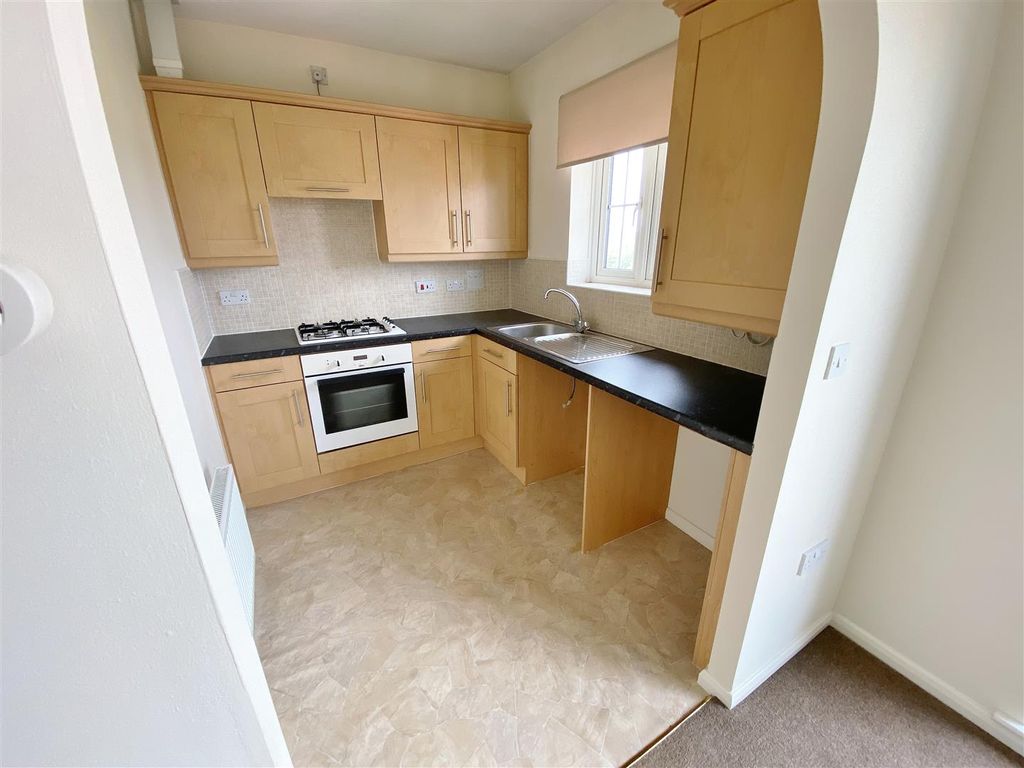 Property photo 2 of 6 Kitchen